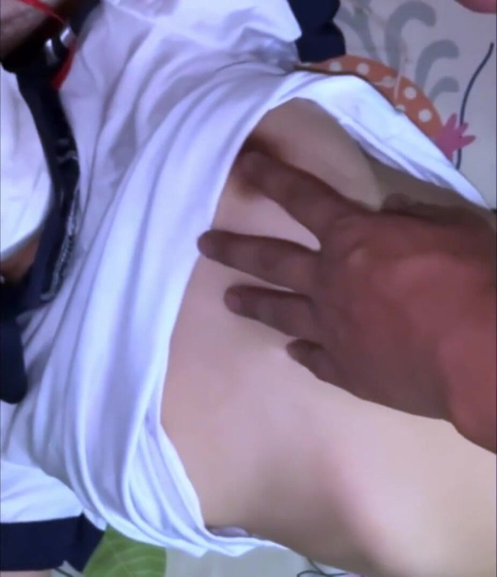 Hashini Hirunika: Schneller handjob VON GF BF