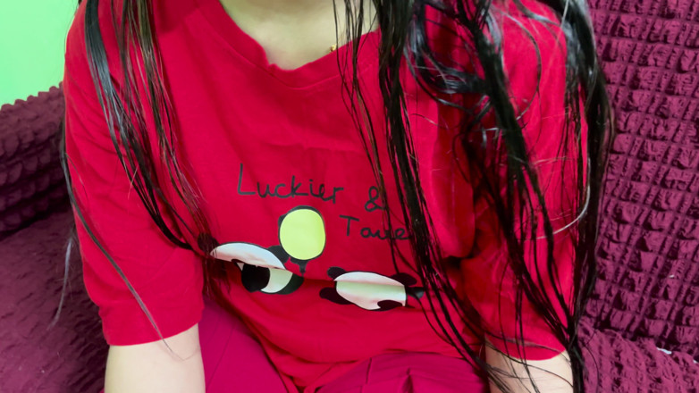 Riya Chowdhury: Adik tiri desi seksi saya berasa sangat gembira untuk berkongkek...
