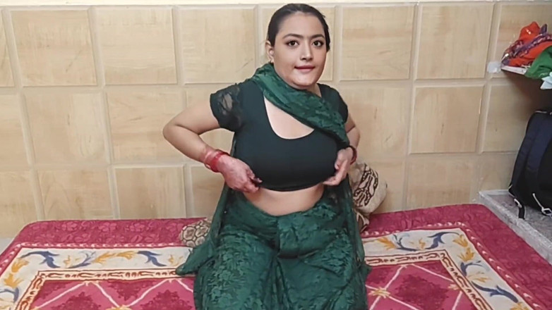 Khushboobhabi: आपने नीली शादी में देसी गांव की हॉट भाभी को कहीं भी नहीं देखा होगा