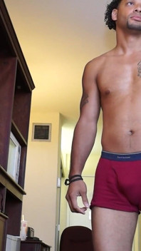 Succhiare un sexy ragazzo etero misto