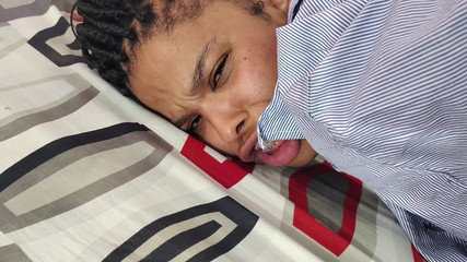 Tiffany Montavani: Mulata Brasileira Seduz Segurança E Tira a Camisinha