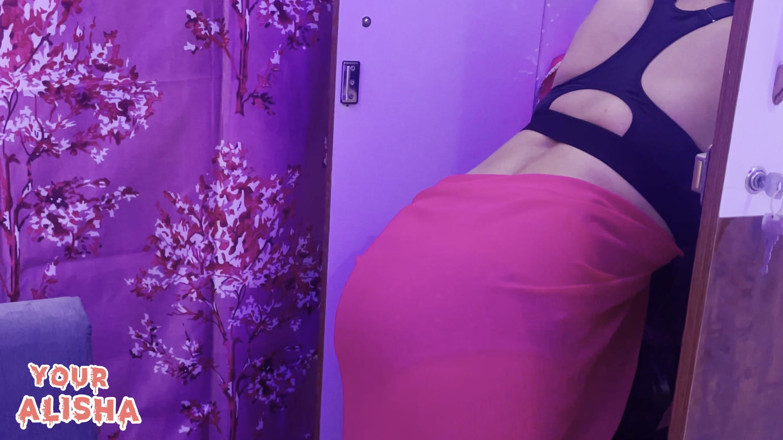 Your Alisha: Alisha, femme mariée indienne sexy, se fait baiser à Sarree
