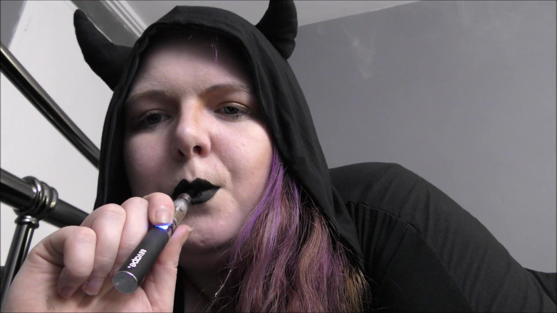 Mxtress Valleycat: Destined to Breathe My Smoke