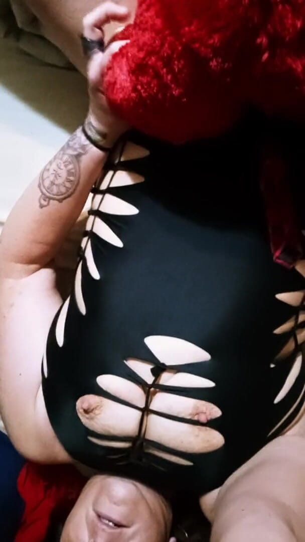 Chrissy420: Ja humping