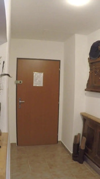 Minigonne corte con tacchi alti e perizoma la biancheria intima si trasforma in festa in figa wedgies house