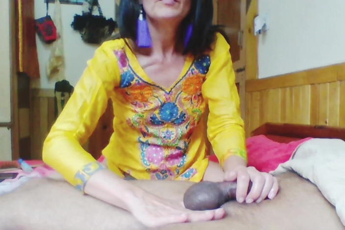 Bolly Karma: Sextid med het styvmamma