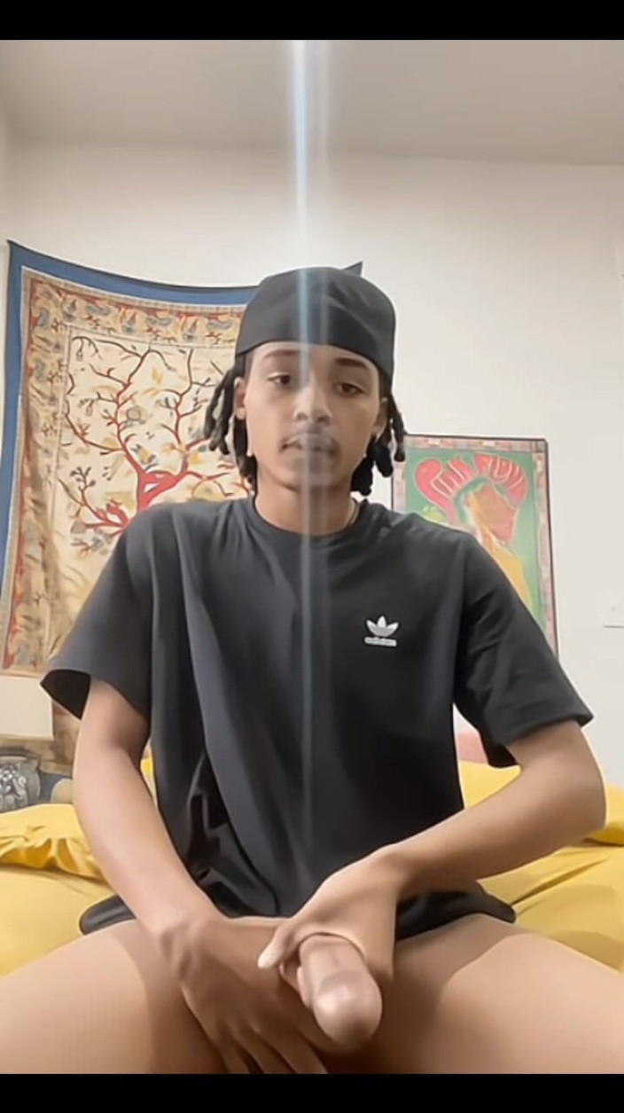 DamagedUnity9: Fofa twink acaricia seu bbc