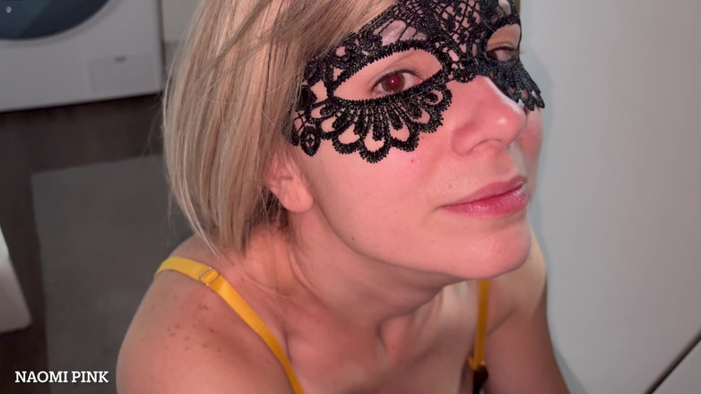 Naomi Pink: Luxury Evenings with a Grown Woman