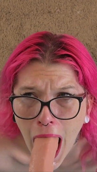 Ellie Vs Cumlube