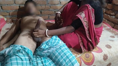Pumi: Rakhi svázaná s penisem v Rakshabandhanu