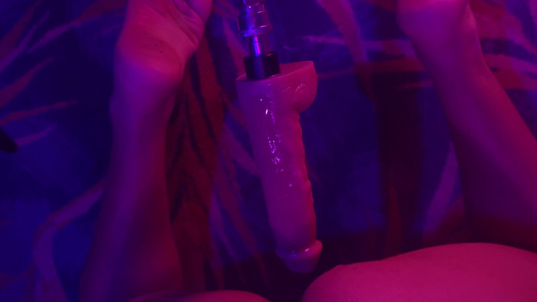 Crystal Phoenix: Saya suka bermain dengan dildo saya