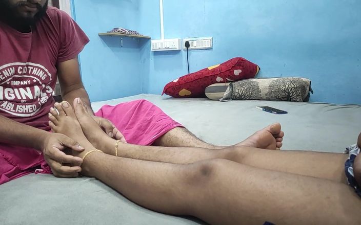Vaigavarun Feet romance: ナイティの足のマッサージ