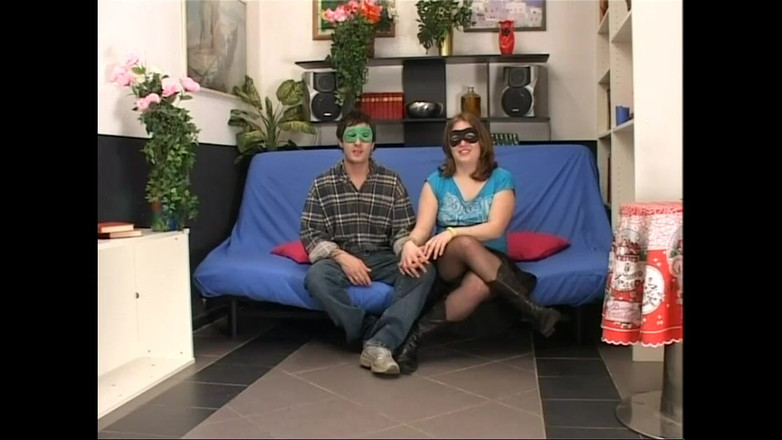 Xtime Network: Красива матуся в масці з гладкою пиздою відтрахана і камшотами на великі члени (повний фільм)