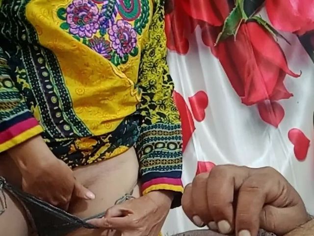 Mature Lady Wants Dick Inside Pussy (Bolly Karma)