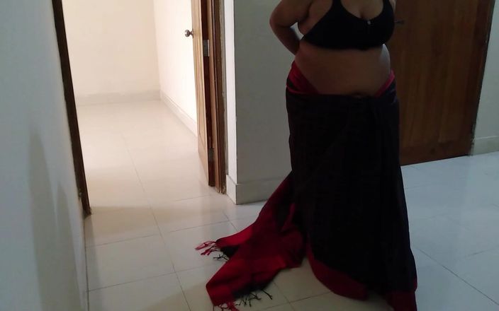 Aria Mia: 2024년 발렌타인 데이를 위해 Saree Tamil 핫한 아줌마를 입고 섹스하는 배다른 아들 - 큰 엉덩이 파괴와 발렌타인 데이 축하