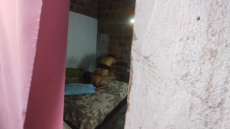 Adribella69: Vidím děvku mé nevlastní matky, jak šuká kamaráda mého nevlastního otce,...