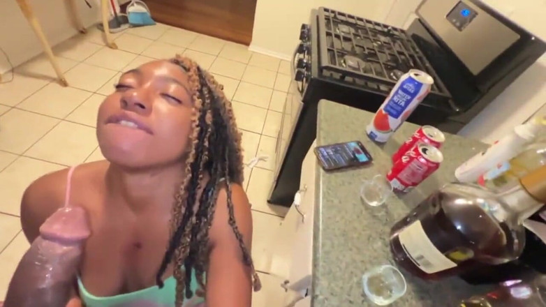 Fijii pornbox: Mein freund stiefbruer str8rich fickt meine kehle, während er bei...