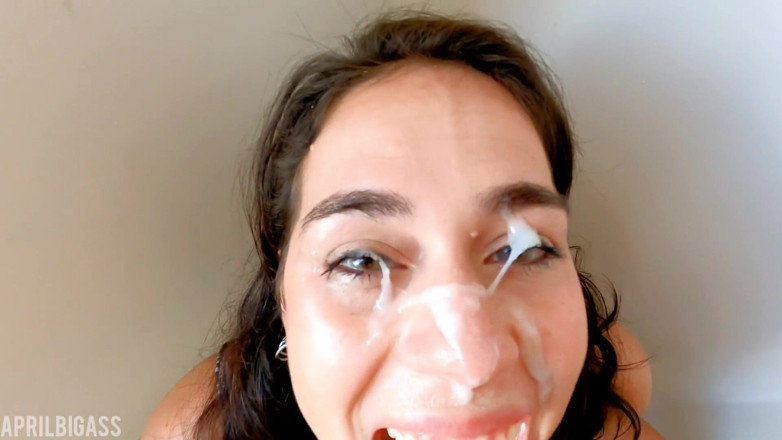 April BigAss: Plas drinken waar ik van hield!! Diep in de keel...