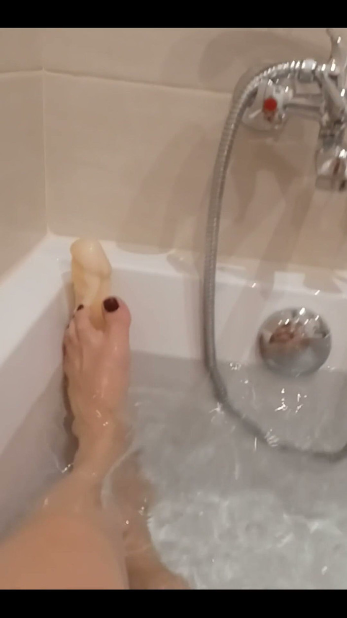 Dominatrix Miss Patricia Stark: Day 1. Sexy Waiting Till I Finish My Bath and We...