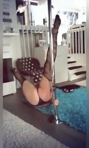 BambiAmbita: Bambita y poledance con digitación