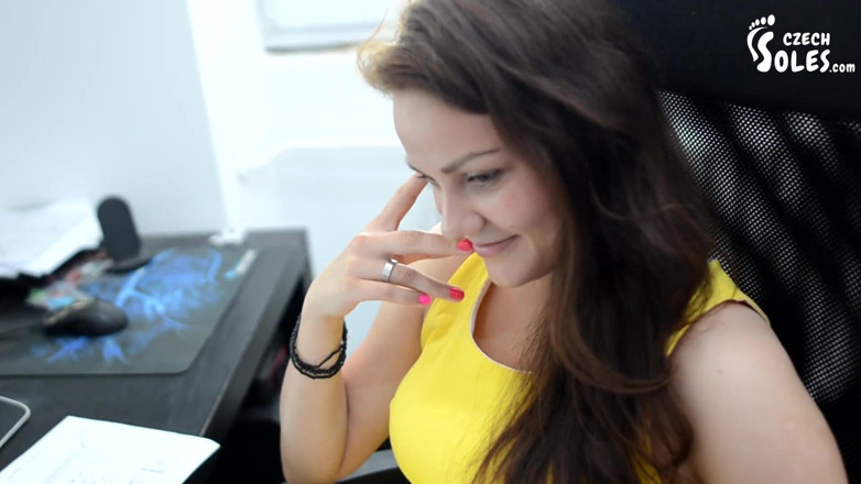 Czech Soles - foot fetish content: Menyembah kaki pejabat panas 2