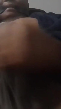 Cewek semok kulit hitam lagi asik dicrot sperma # 1