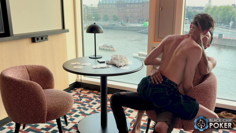Latin Twinks: Felipe zamienił stratę Blackchip w pokera w ogromne zwycięstwo