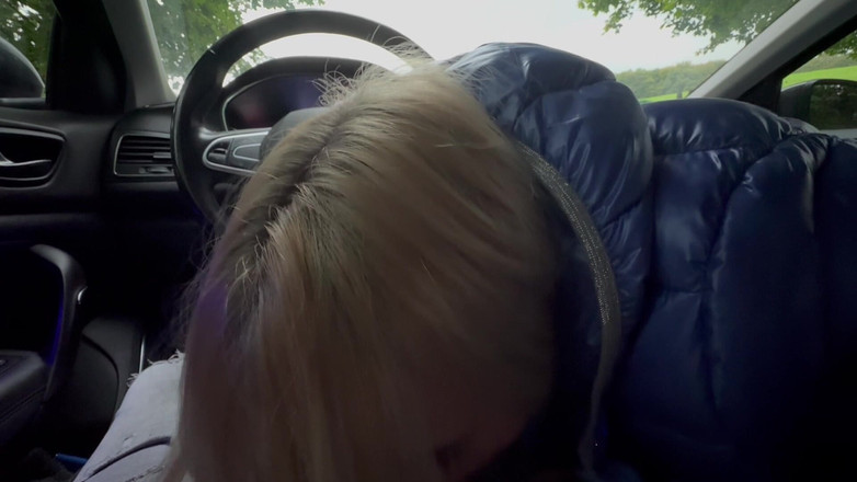 Bonieclydeerotik: Blowjob Mobil Luar Ruangan Cumshot Deep Throat Squirt Pasangan Pirang...