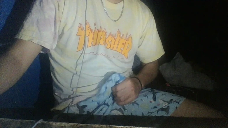 AlexAlejandro13: Na frente da webcam