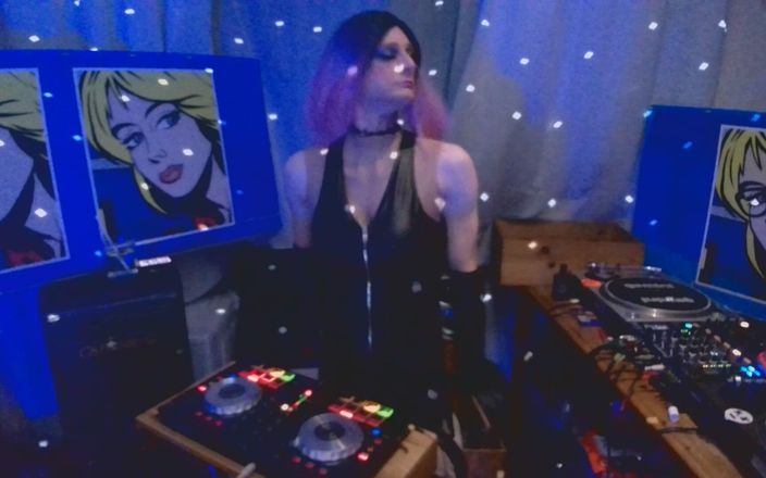 XXLUCYLUSHXX: Toket dan techno - siapa sih yang bakalan nonton di live...