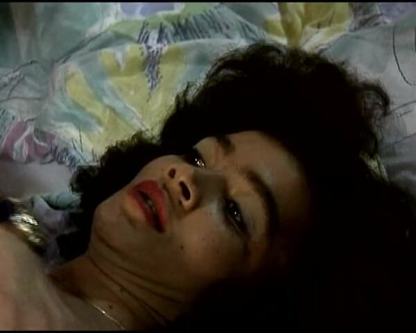 Deutsche XXX Filme: Alman genç kız kıllı amını siktirmeyi seviyor