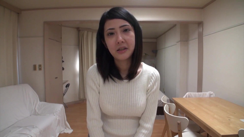 Japan Lust: Pequeña amateur japonesa milf chilla y recibe un gran chorreo...