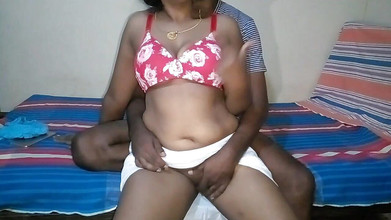 DILMIx: Perempuan India yang bertetek besar