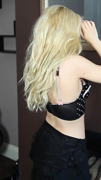 Rachelle Summers - rochie neagră sexy