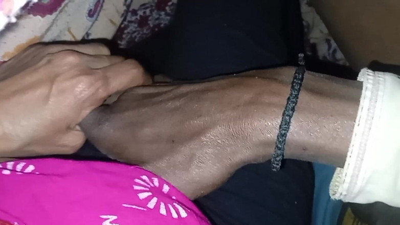 Bengaliauntykichut: 印度德西男孩今天操了我的屁股和阴户印度德西哥