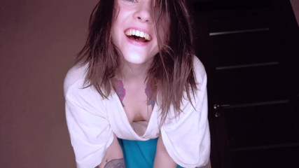 Stacy Moon: Tôi đã phải đi tiểu... và thủ dâm