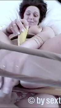 Éjaculation Sur La MILF De L’hôtel En Bas Nylon