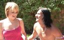 Full porn collection: Une adolescente blonde coquine se fait enculer par son beau-père...