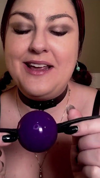 Lacey's Ballgag Play: pokaz oddania uległego