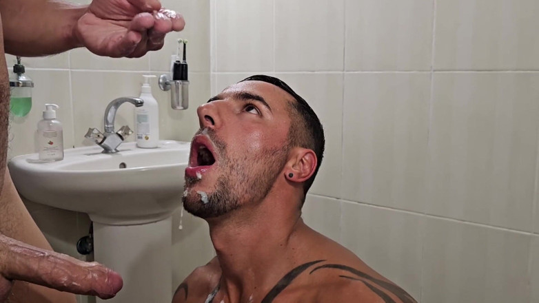 Roma_Black: Hartstochtelijke seks onder de douche