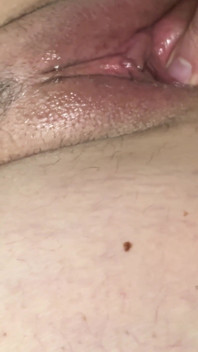 Detailní výstřik na kundičku a creampie
