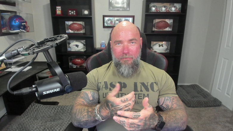 Raw and Uncensored with Masculine Jason: Wat is Catfishing?