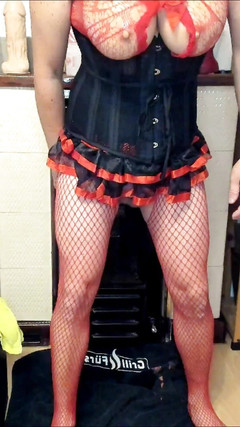 One2chris: Anální rozcvička pro sexy crossdressera