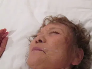 奶奶的脚爱好者！加上 - 射精脸，和奶油派