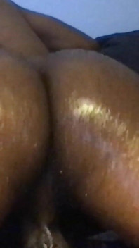 Twerk Naoliwiony Slow Motion