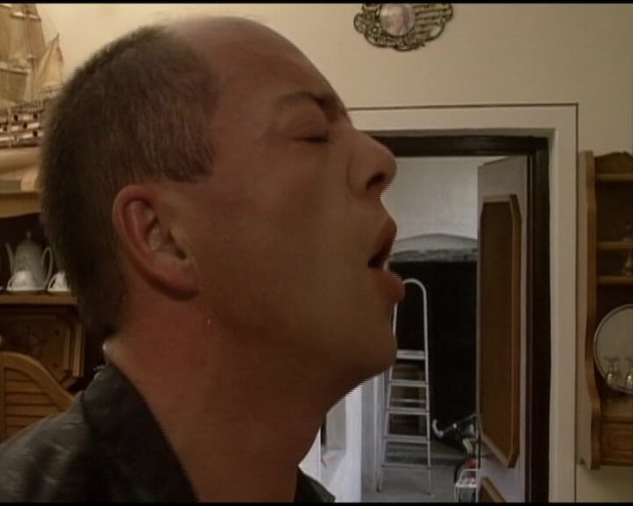 Deutsche XXX Filme: Миниатюрную крошку из Германии трахнули на кухне