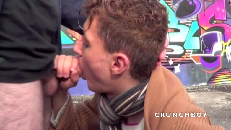 Raw French Bad boys: Feminin twink knullad av ung hetero pojke utomhus