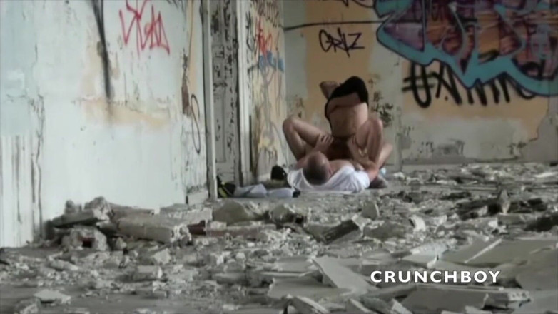 Crunch Boy: リッチーは若いスカリーの男の子に犯され、屋外の場所を展示します