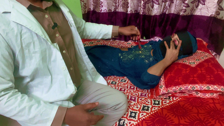 Riya Chowdhury: Doktor melihat buah dadanya yang menyenangkan dan dikongkek keras