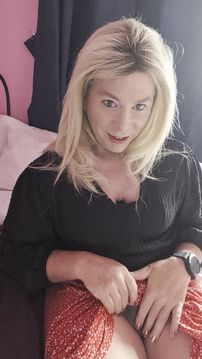 NikkiGee: Sperma enak banget!
